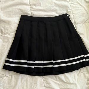 NWT Fall Winter Black Pleated Skirt